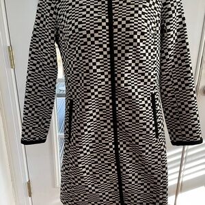 Trina Turk Black and White Size 6 Front Snap Trench Coat